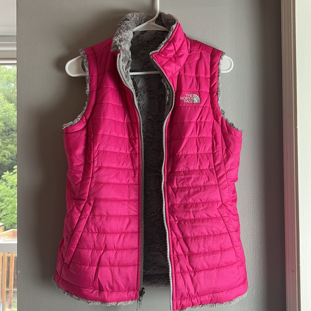 North Face Girl’s Size Large 14/16 reversible pink/gray vest
